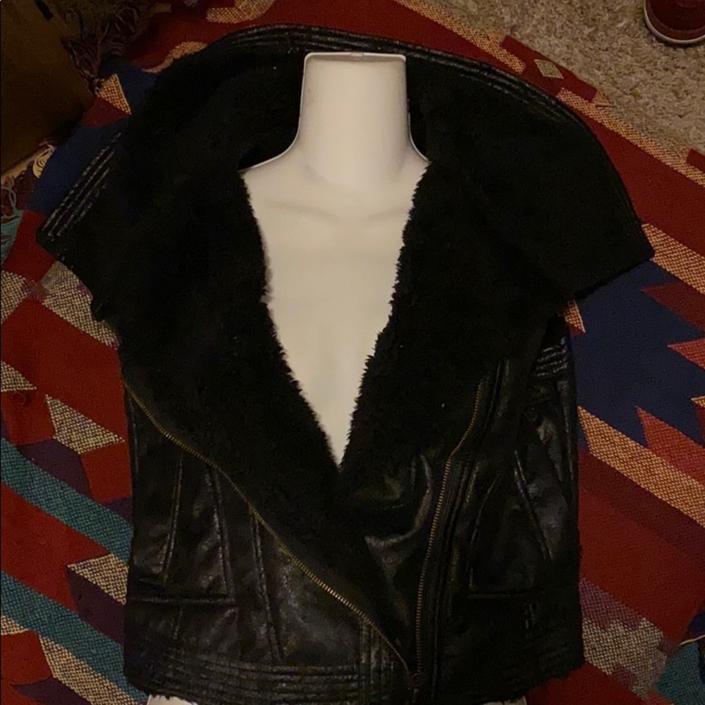 Faux Suede Fleece  Side zippering vest size Med